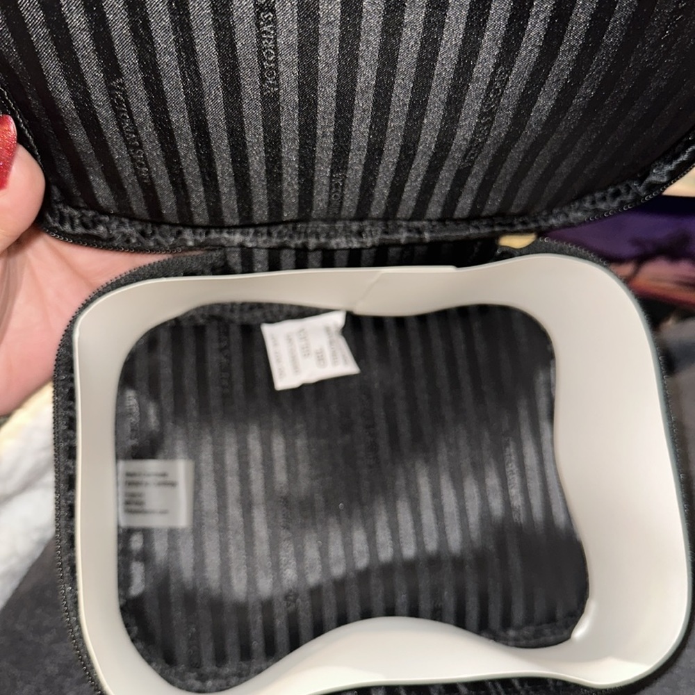Makeup‎ case - Picture 3 of 4